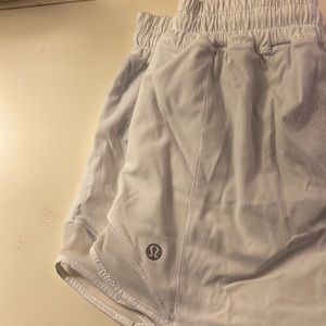 Lululemon Hotty Hot Short II 2.5”